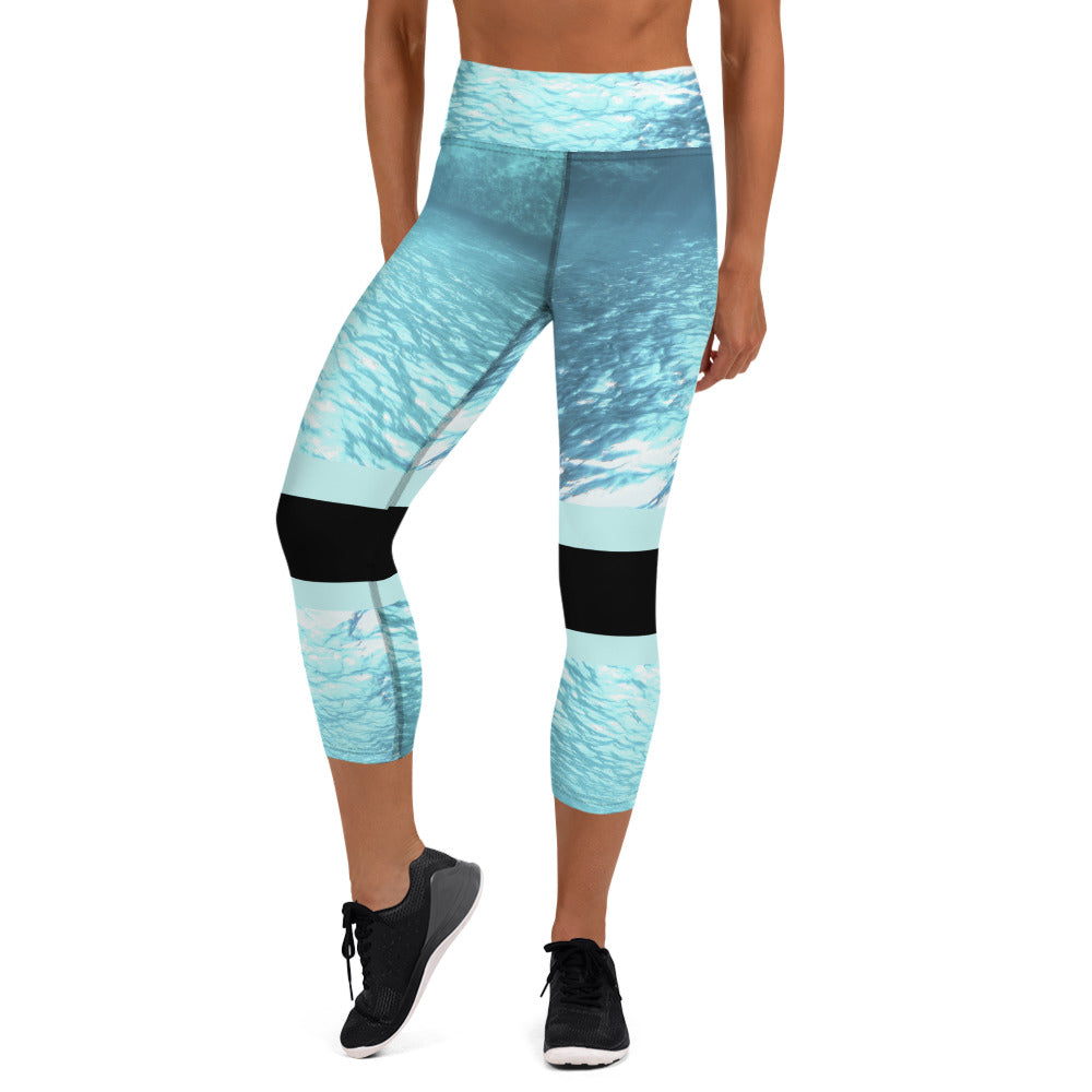 Submerged black - underwater / sports Capri Leggings